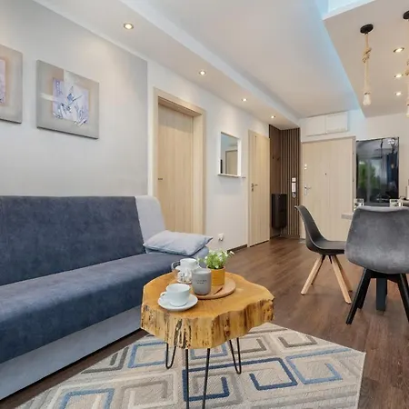 Διαμέρισμα Modern Luzycka By Renters