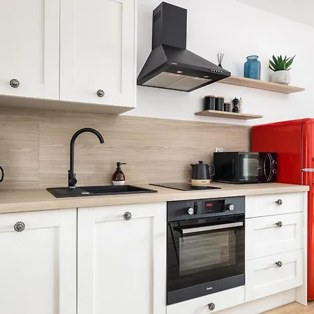 Διαμέρισμα Modern Luzycka By Renters *